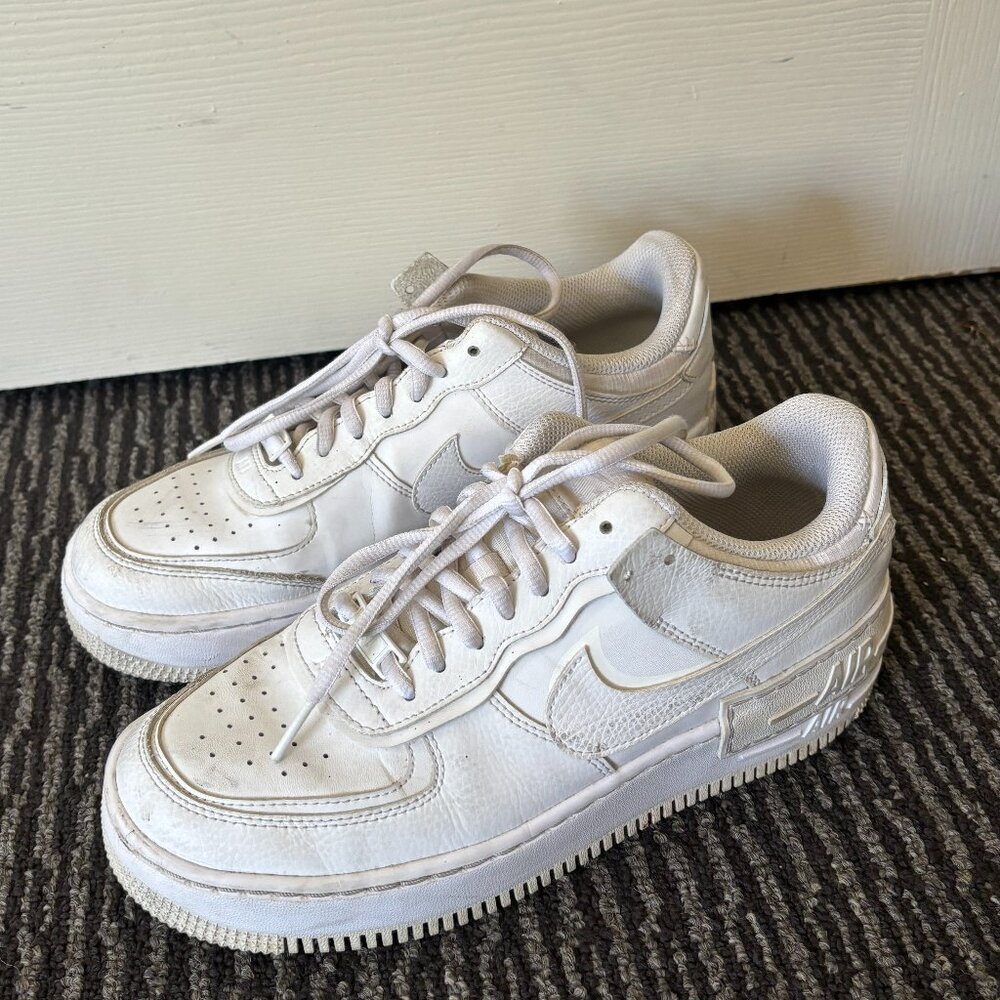 NIKE AIR FORCE 1 SIZE US 8.5